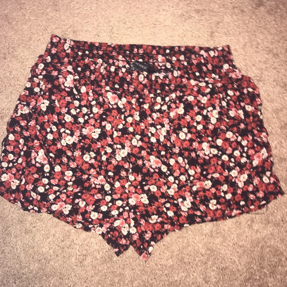 Floral shorts from Forever 21!